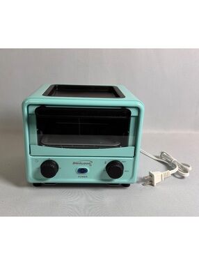 Brentwood Mini Toaster Oven in Mint Green